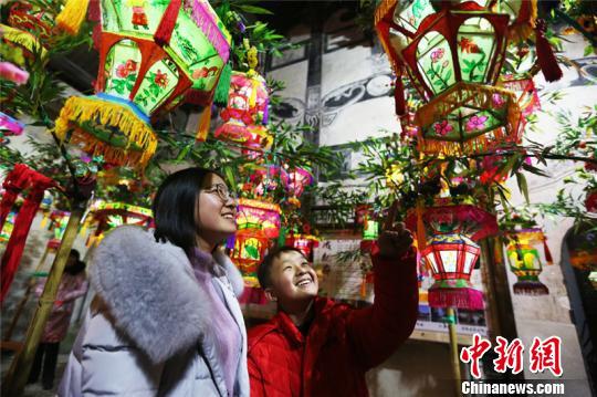浙江浦江后陽(yáng)竹絲燈會(huì)：戶(hù)戶(hù)扎燈祈愿豐年